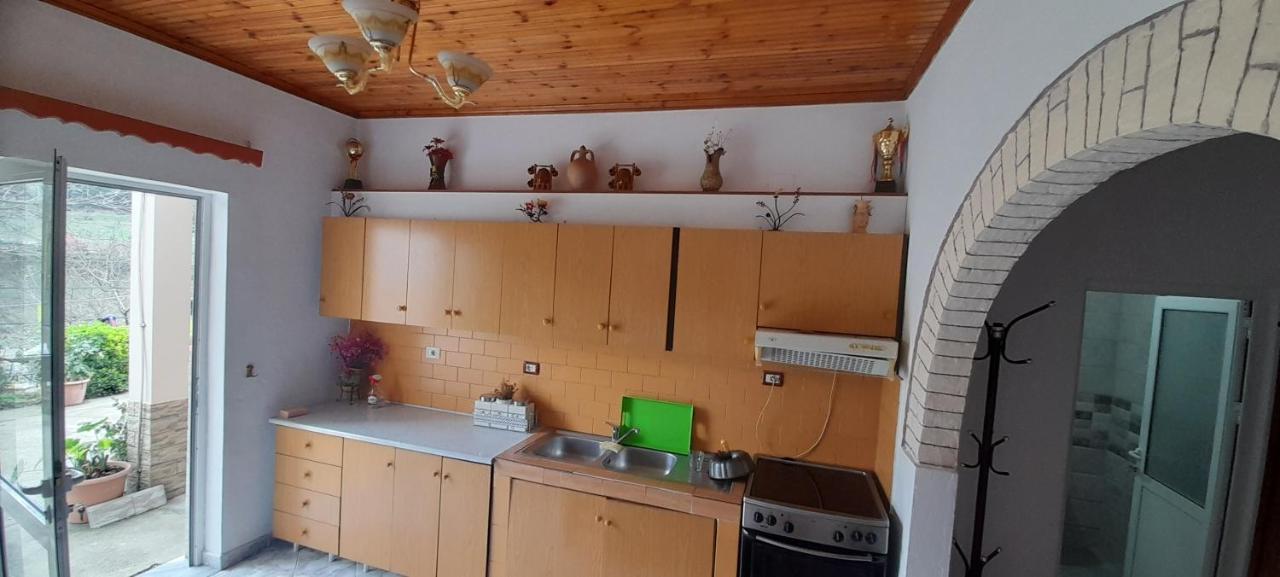 Honey-house “kastrioti” Përmet