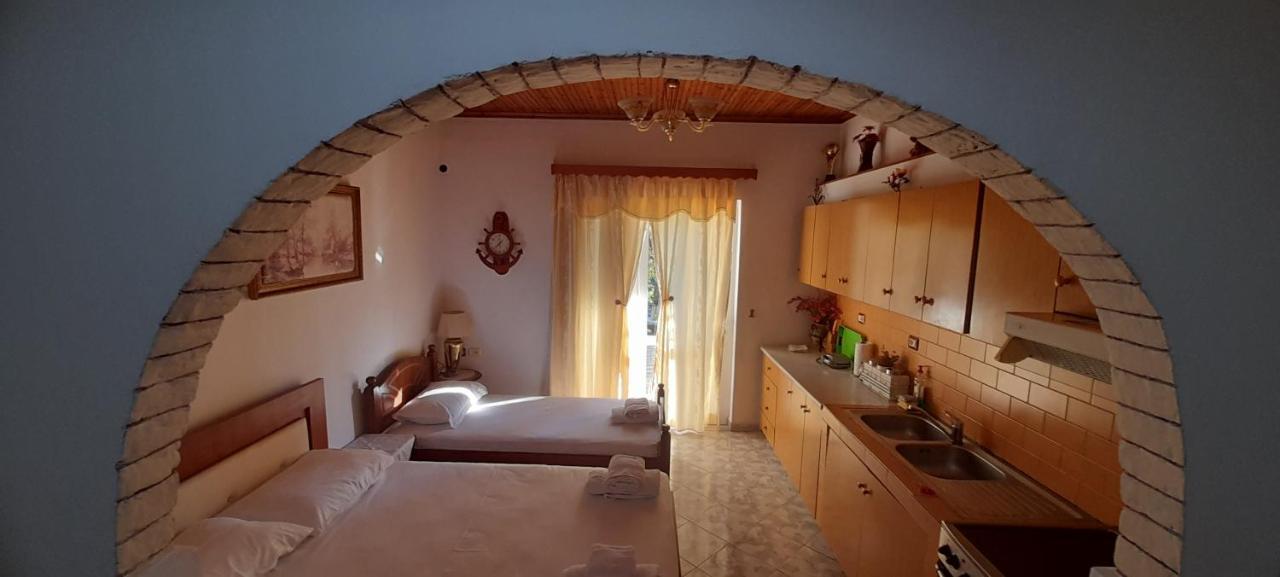 Séjour chez l'habitant Honey-house “kastrioti”