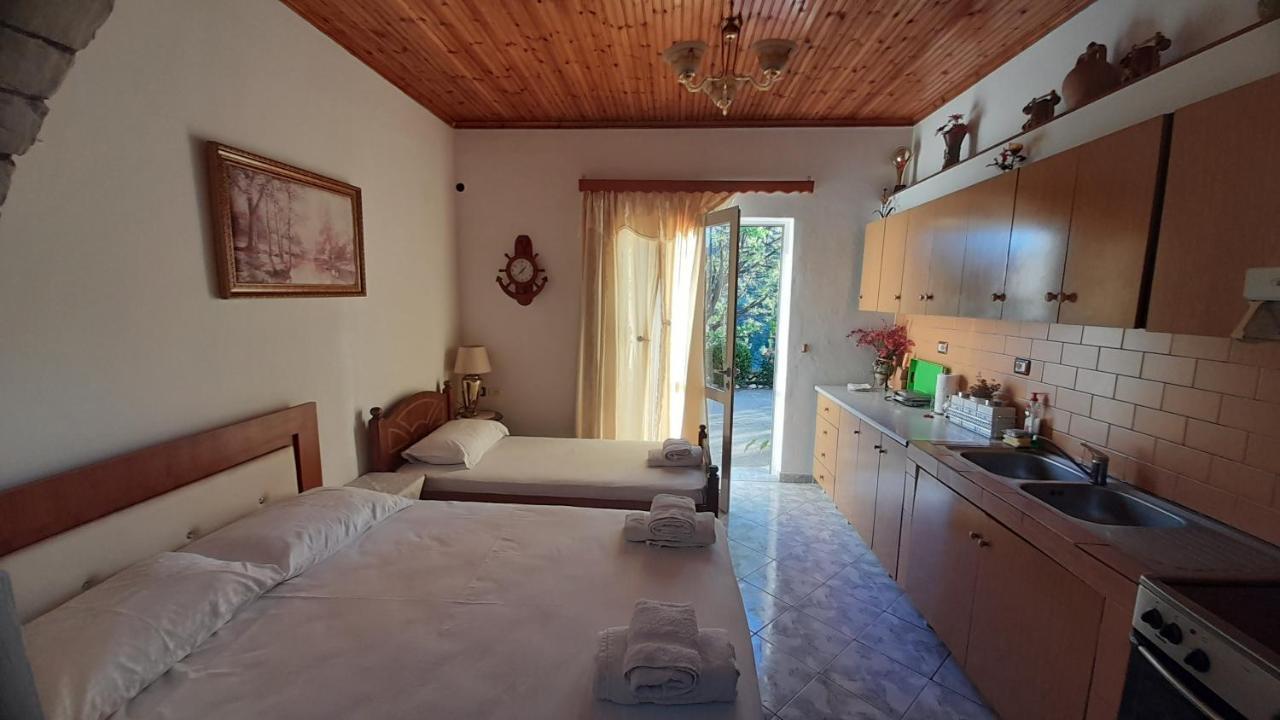 Honey-house “kastrioti” * Përmet