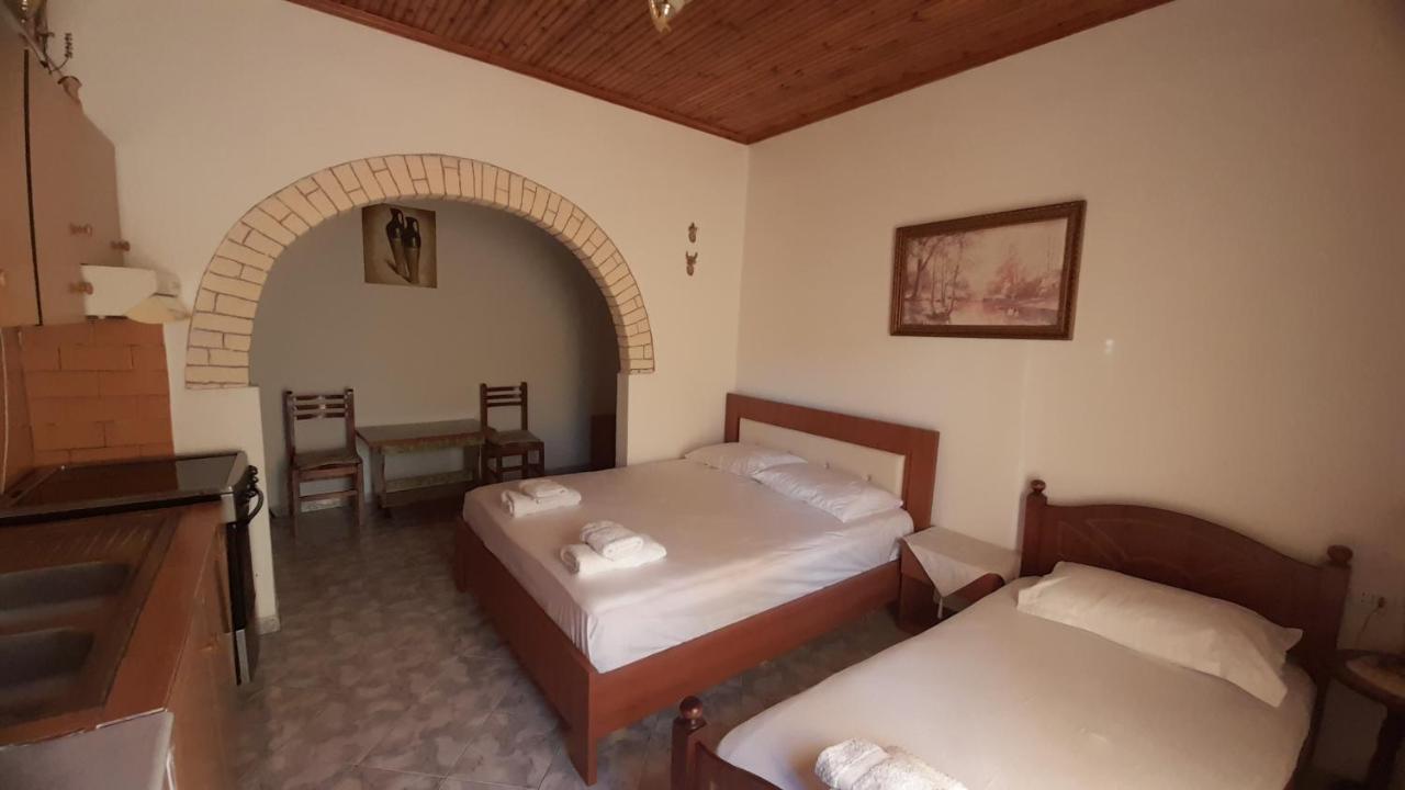 Honey-house “kastrioti” Accommodatie bij particulieren