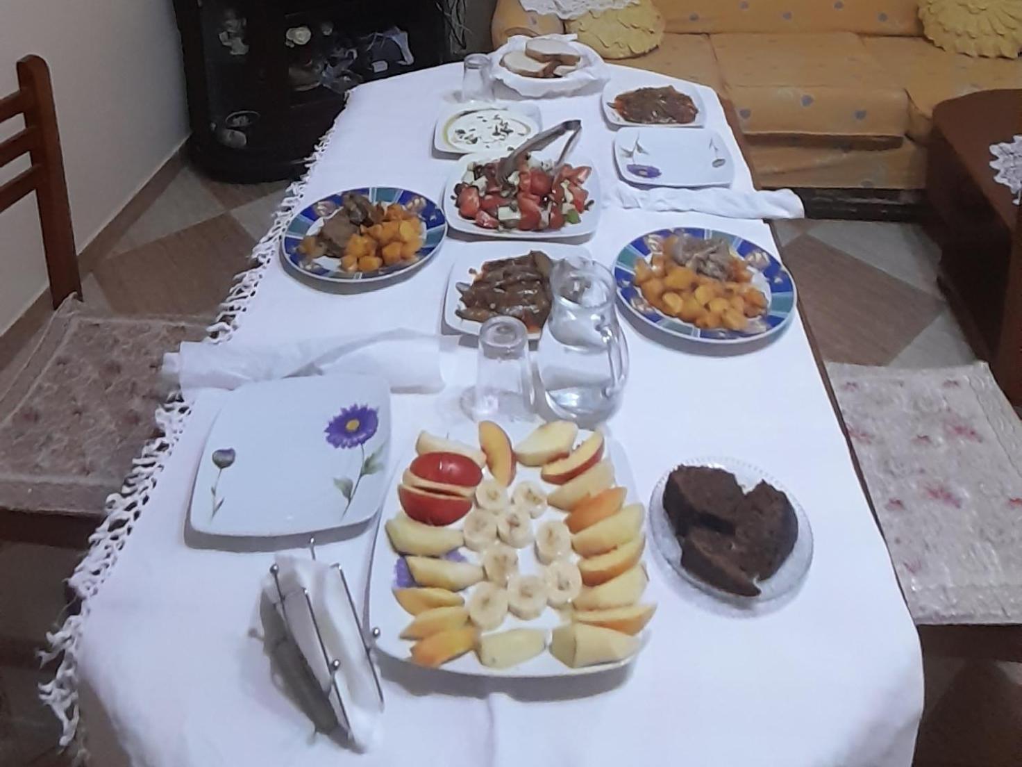 Honey-house “kastrioti” Homestay *